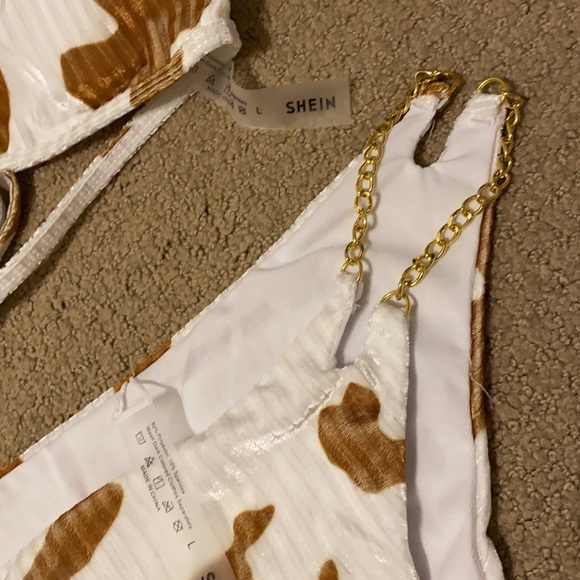 Bikini - Picture 2 of 2